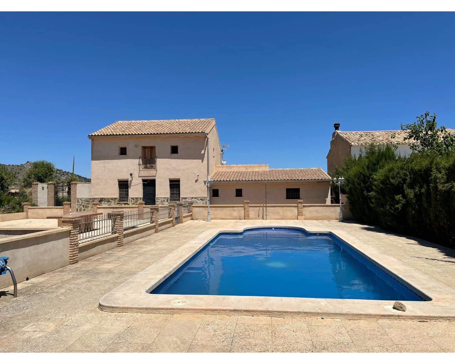 5 sypialnia Finka/Dom wiejski na sprzedaż w Pinoso z basenem - 379 995 € (Ref: 9284073)