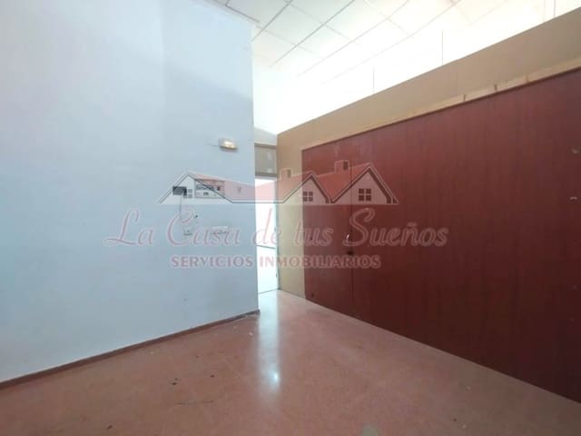 Kommersiell til salgs i Sax med svømmebasseng - € 130 000 (Ref: 9310497)