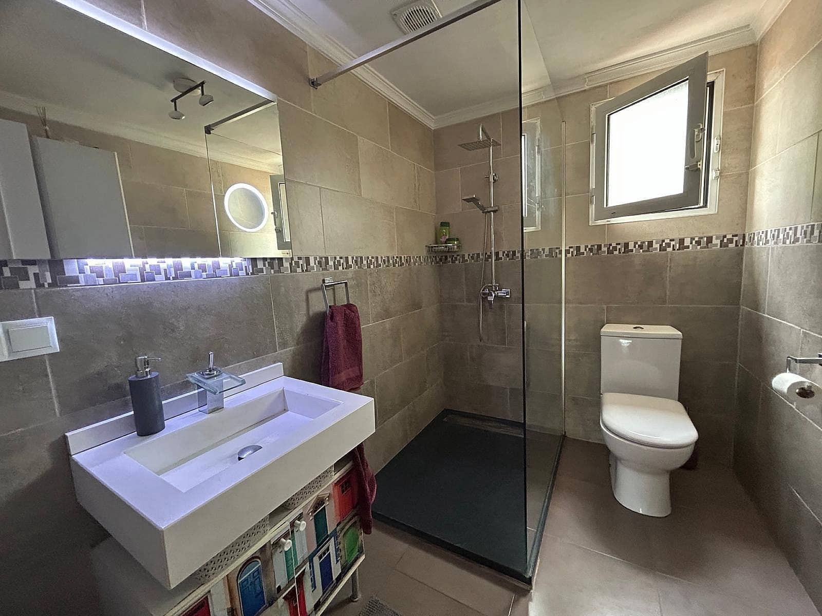 5 soveværelse Villa til salg i Sax med swimmingpool - € 375.000 (Ref: 9317238)