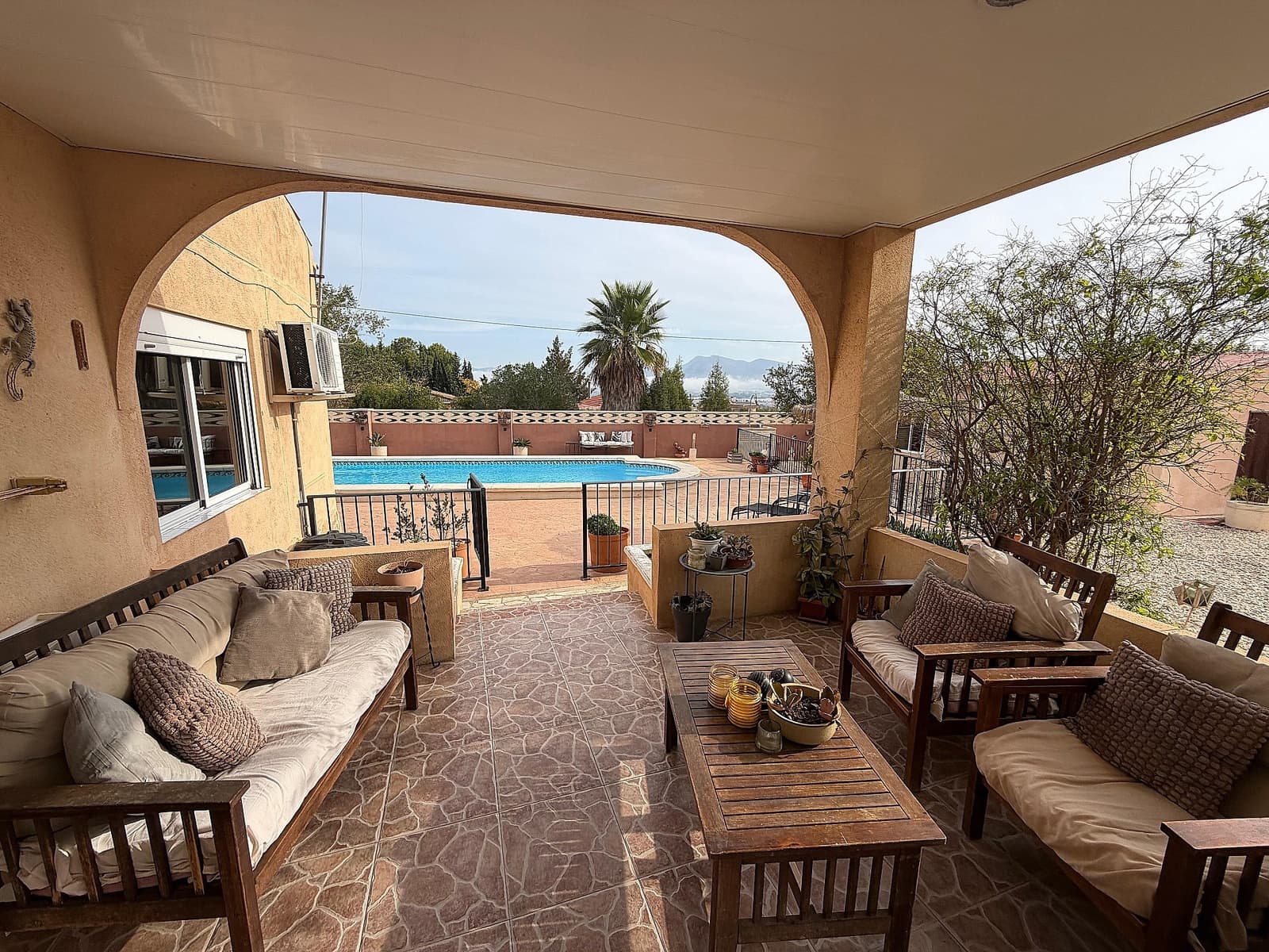 5 soveværelse Villa til salg i Sax med swimmingpool - € 375.000 (Ref: 9317238)