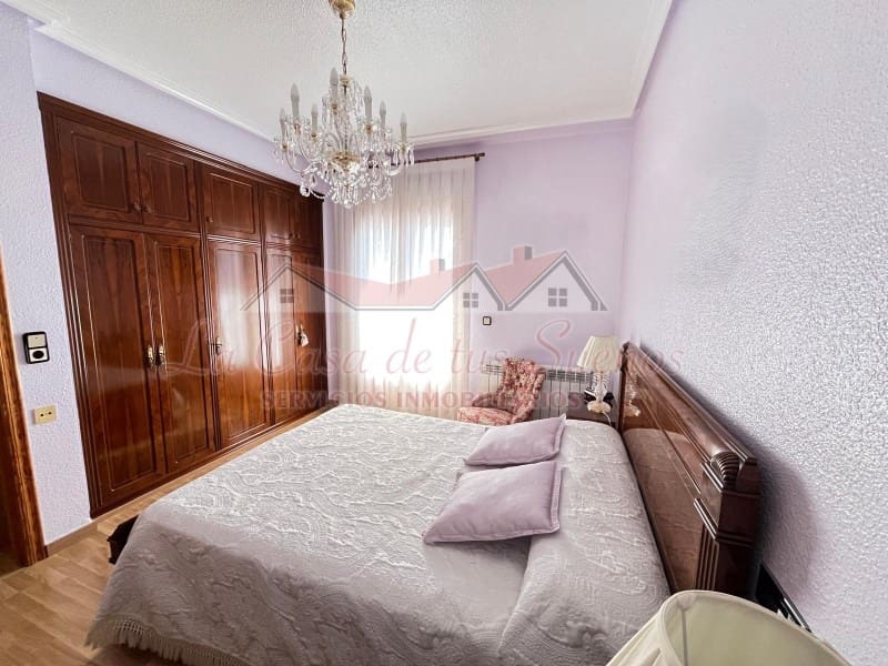 4 quarto Casa em Banda para venda em Sax com piscina - 260 000 € (Ref: 9317239)