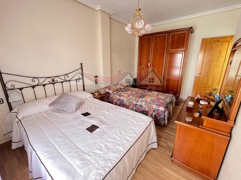 4 quarto Casa em Banda para venda em Sax com piscina - 260 000 € (Ref: 9317239)