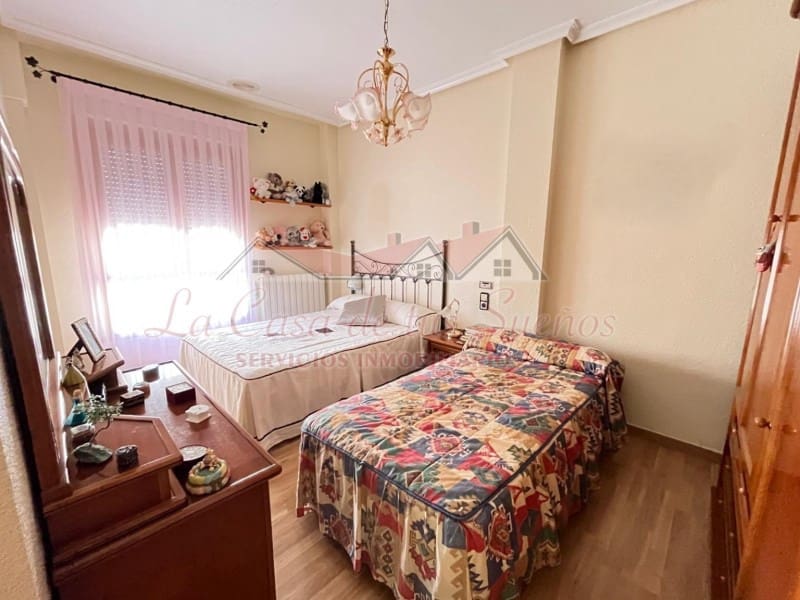 4 quarto Casa em Banda para venda em Sax com piscina - 260 000 € (Ref: 9317239)