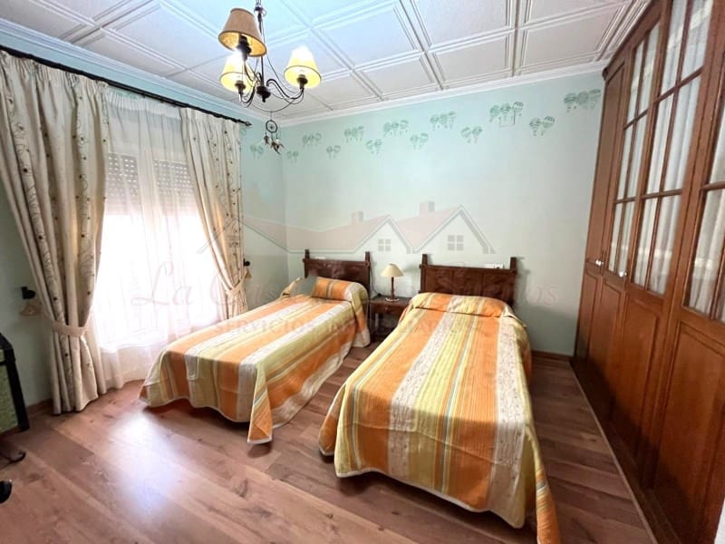 5 soverom Hus til salgs i Sax med svømmebasseng - € 262 500 (Ref: 9330166)