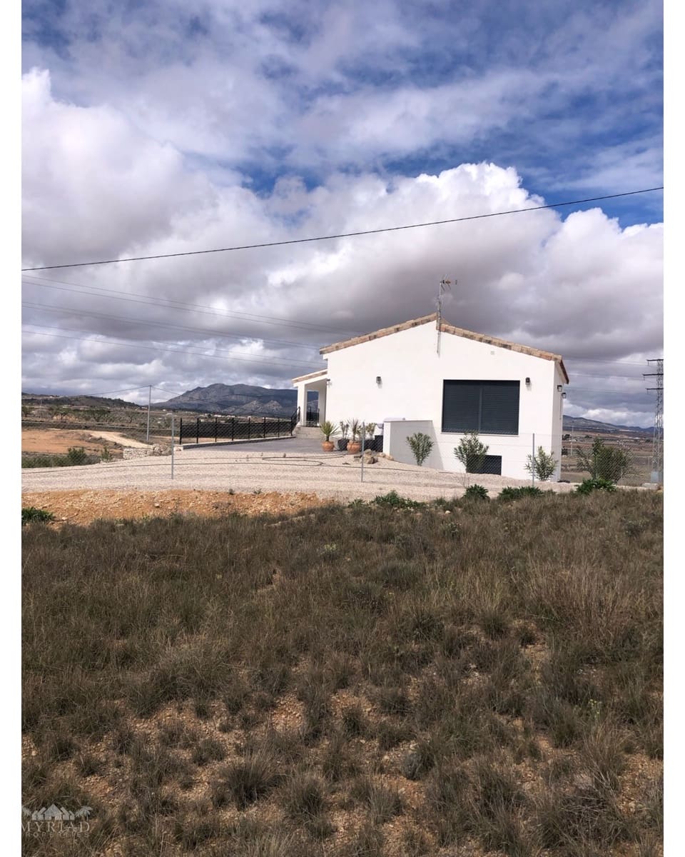 5 bedroom Villa for sale in Pinoso with pool - € 410,000 (Ref: 9334398)