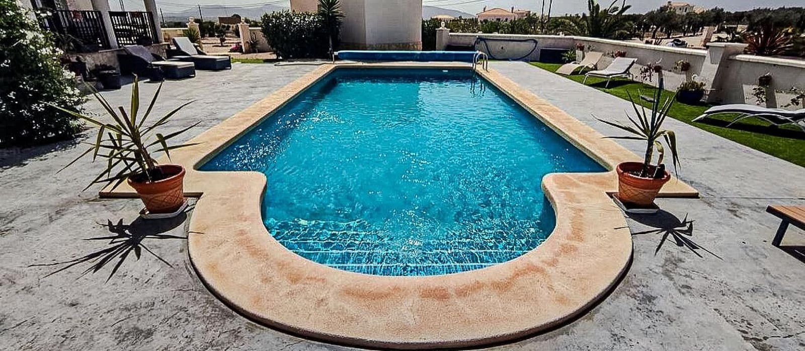 4 bedroom Villa for sale in Pinoso with pool garage - € 525,000 (Ref: 9340716)