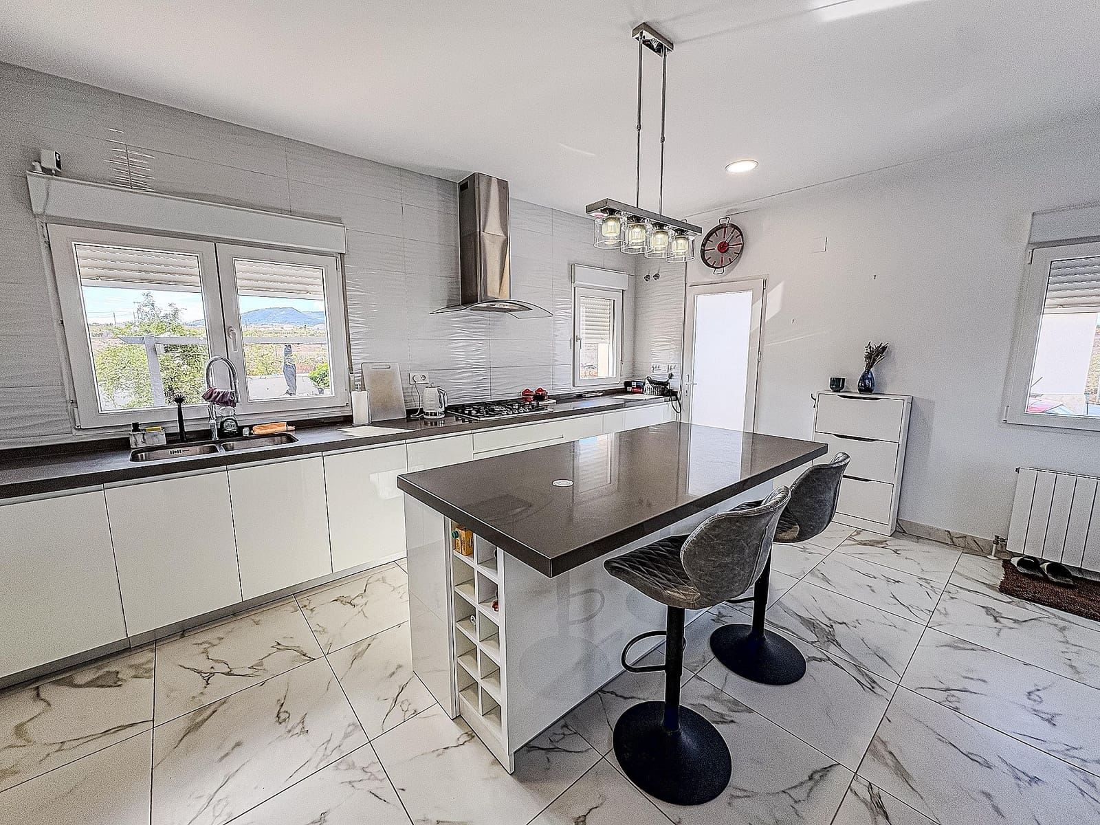 4 bedroom Villa for sale in Pinoso with pool garage - € 525,000 (Ref: 9340716)