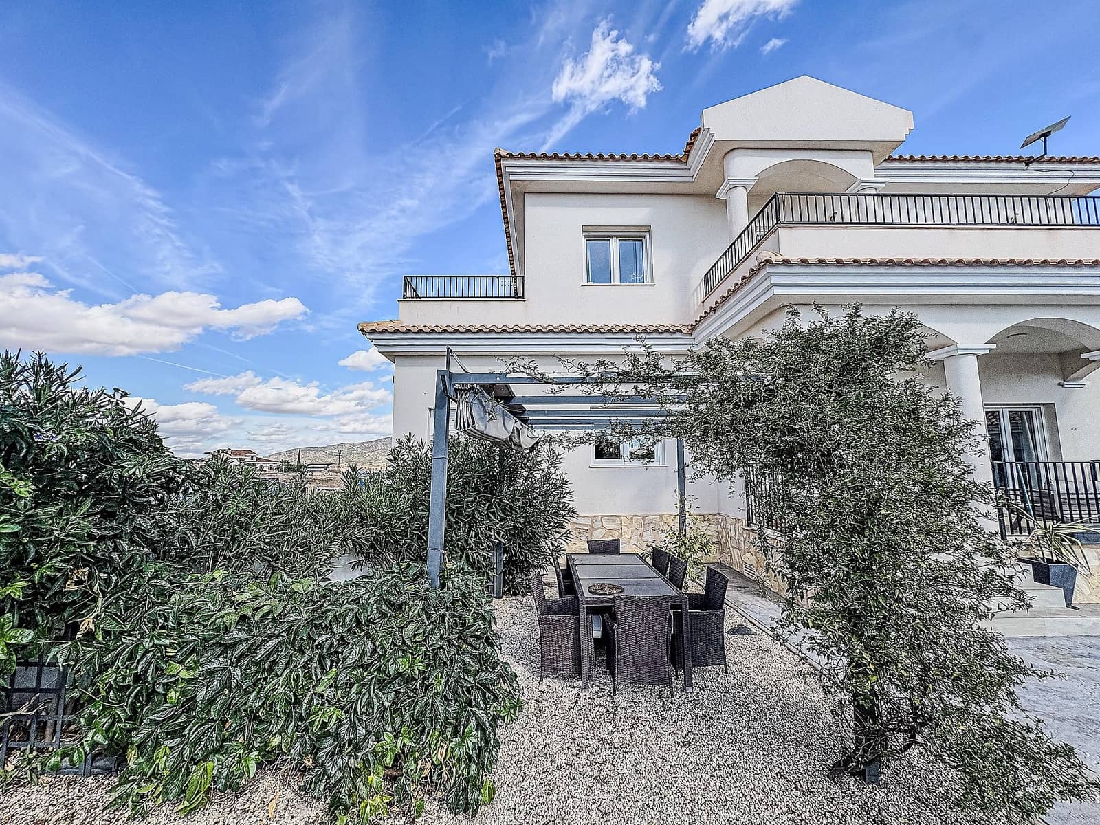 4 bedroom Villa for sale in Pinoso with pool garage - € 525,000 (Ref: 9340716)