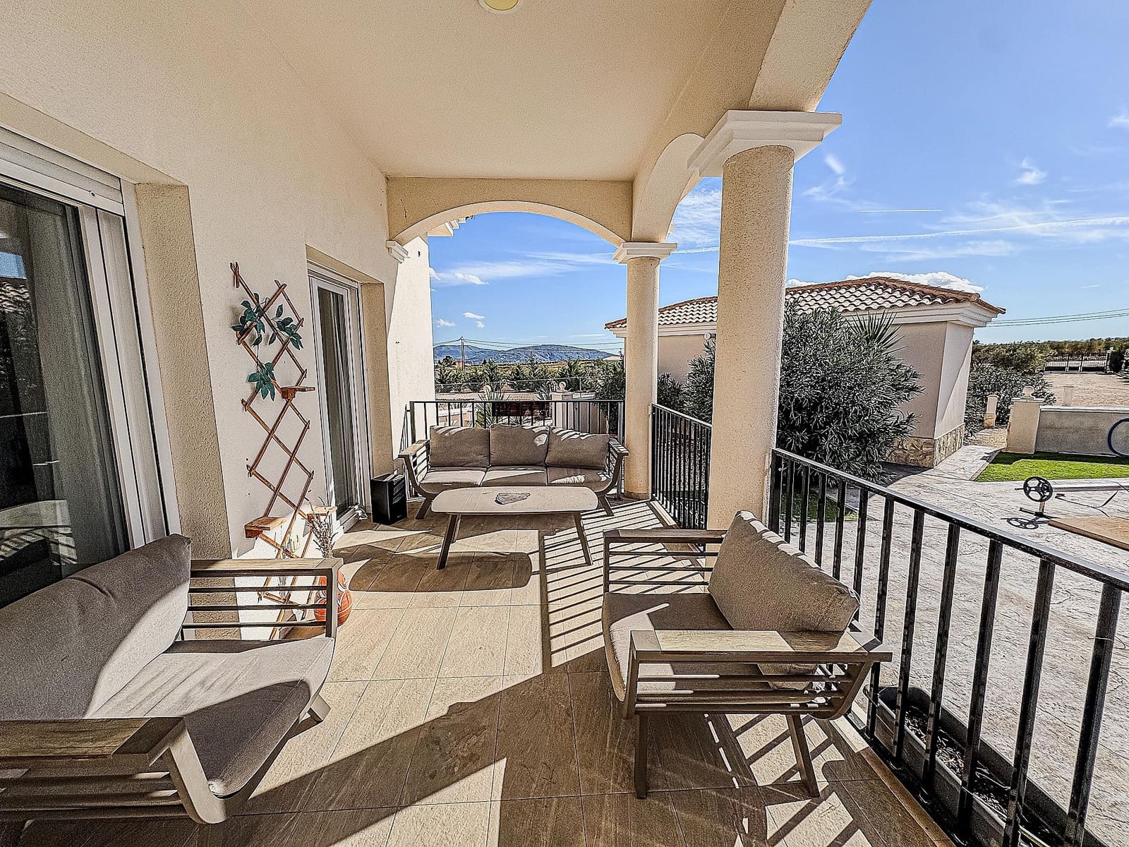 4 bedroom Villa for sale in Pinoso with pool garage - € 525,000 (Ref: 9340716)