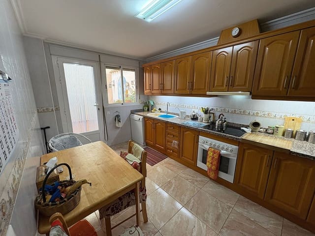 5 bedroom Apartment for sale in La Romana with pool garage - € 195,000 (Ref: 9344363)