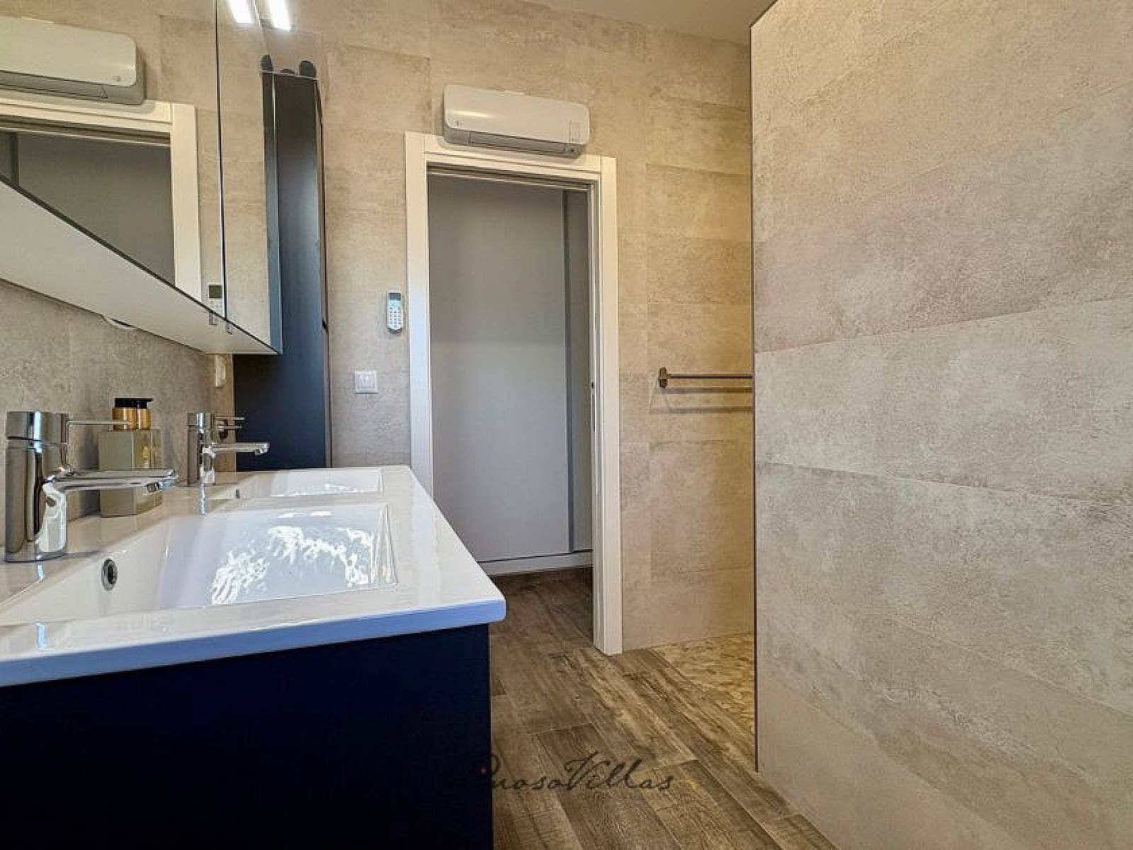 4 bedroom Villa for sale in Pinoso with pool garage - € 549,000 (Ref: 9353187)