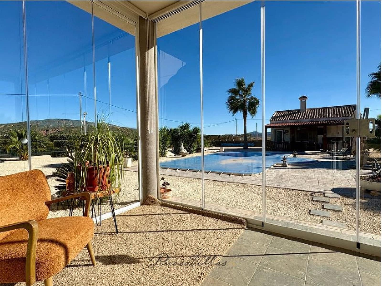 4 bedroom Villa for sale in Pinoso with pool garage - € 549,000 (Ref: 9353187)