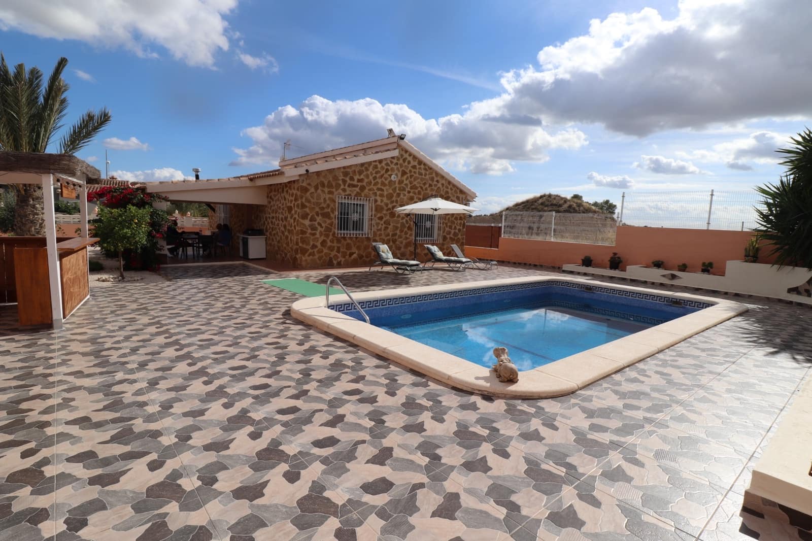 2 bedroom Villa for sale in Fortuna with pool - € 198,000 (Ref: 9361965)