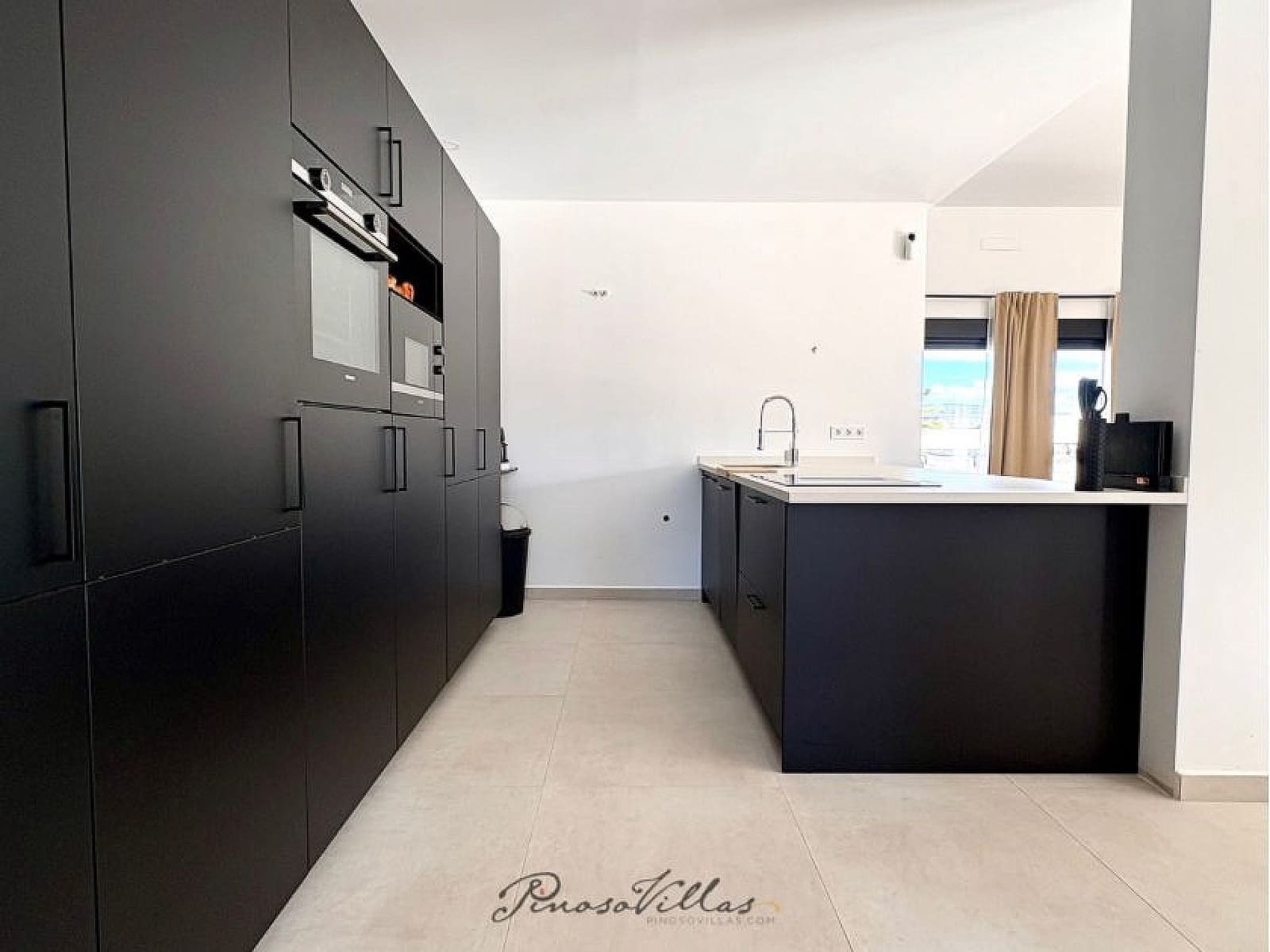 4 bedroom Villa for sale in Pinoso with pool - € 449,950 (Ref: 9370346)