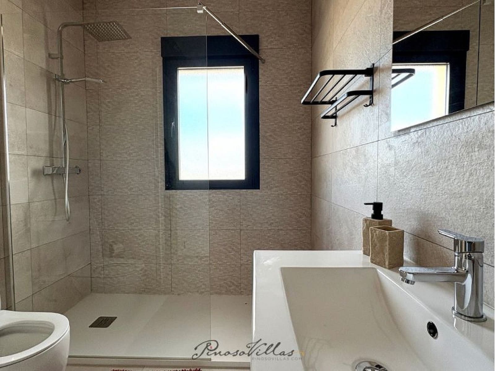 4 bedroom Villa for sale in Pinoso with pool - € 449,950 (Ref: 9370346)