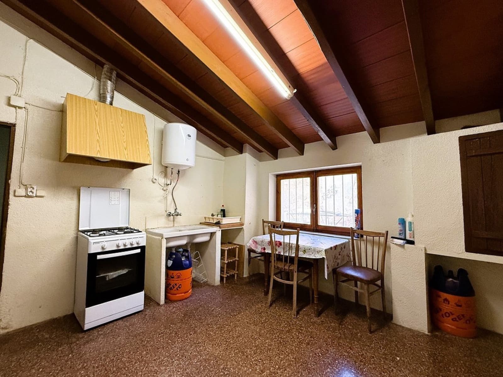 3 bedroom Townhouse for sale in Pinoso with pool - € 110,000 (Ref: 9370347)