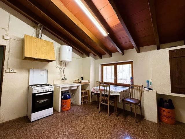 3 slaapkamer Huis te koop in Pinoso met zwembad - € 110.000 (Ref: 9370347)