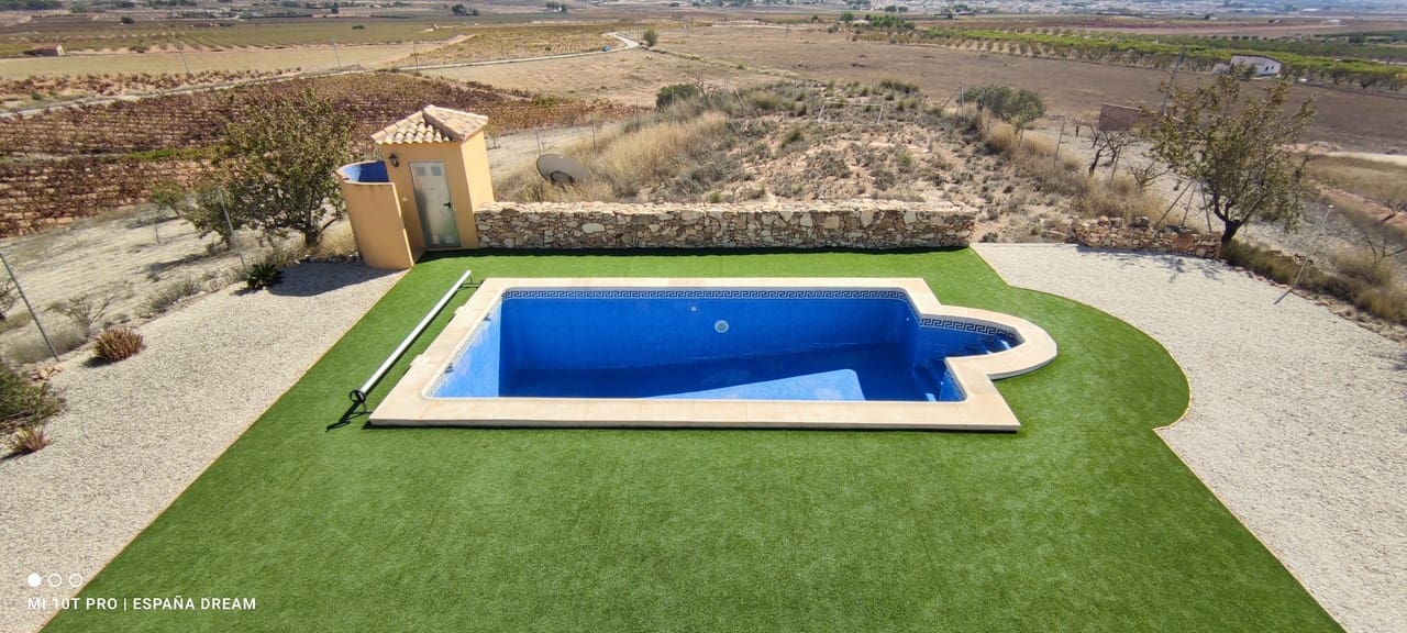 4 bedroom Villa for sale in Pinoso with pool - € 349,995 (Ref: 9374975)