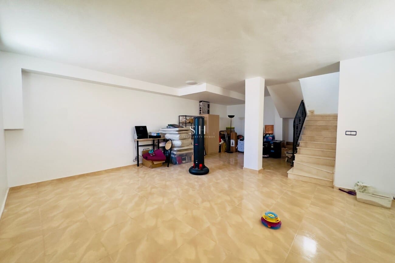 3 soveværelse Byhus til salg i San Miguel de Salinas med swimmingpool - € 210.000 (Ref: 9376644)