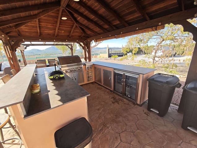 3 soverom Villa til salgs i Sax med svømmebasseng - € 399 995 (Ref: 9382353)