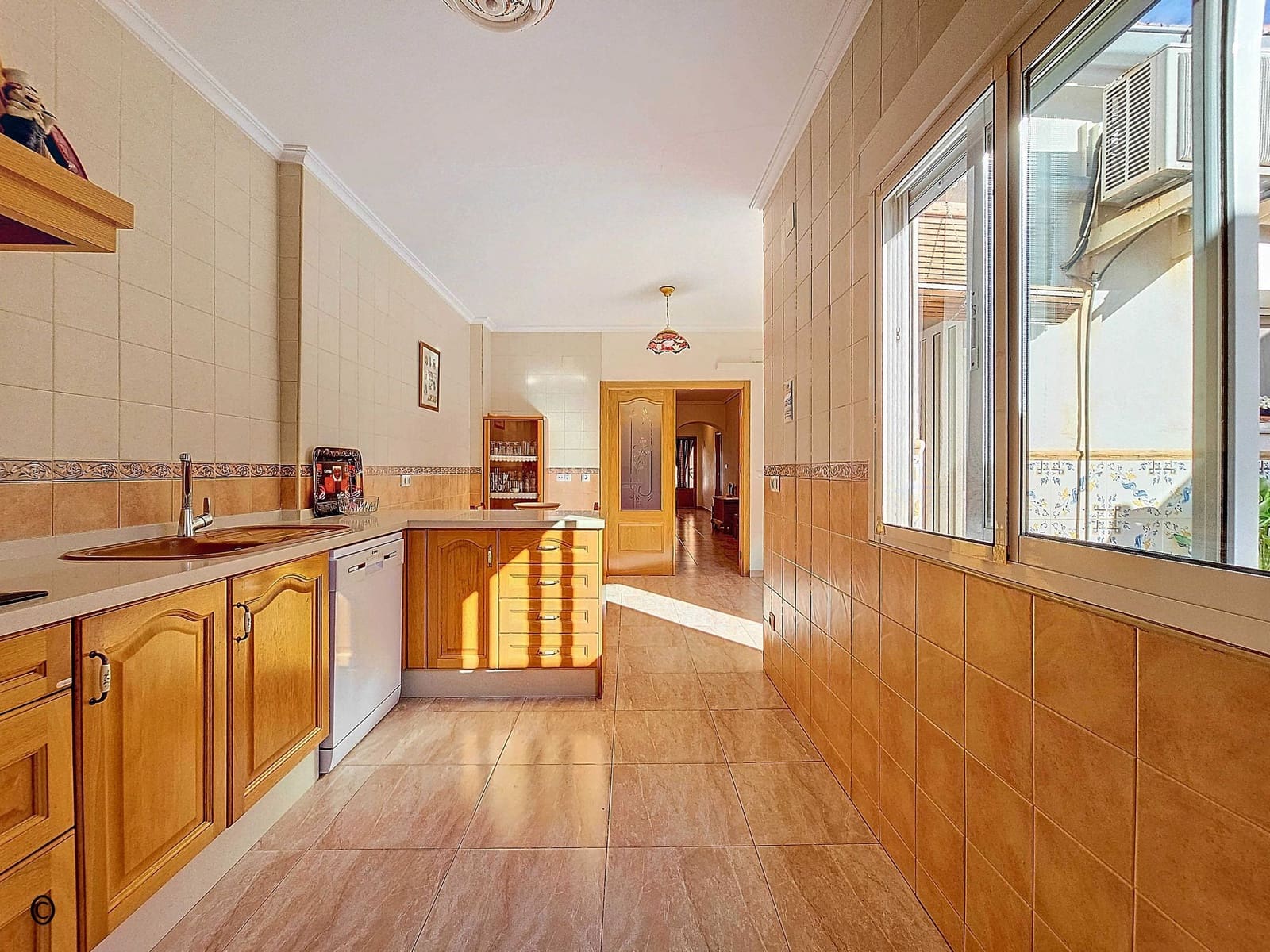 3 bedroom Townhouse for sale in Pinoso with pool garage - € 147,500 (Ref: 9385148)