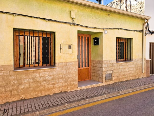 3 slaapkamer Huis te koop in Pinoso met zwembad garage - € 147.500 (Ref: 9385148)