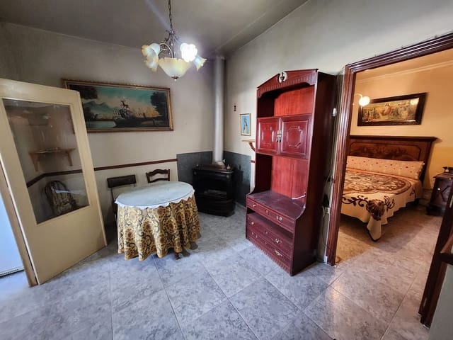 6 soverom Hus til salgs i Yecla med svømmebasseng garasje - € 119 500 (Ref: 9385149)