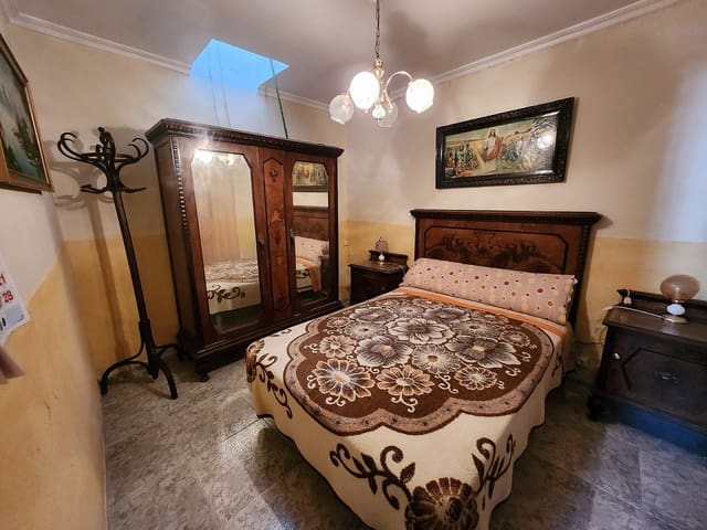 6 soverom Hus til salgs i Yecla med svømmebasseng garasje - € 119 500 (Ref: 9385149)