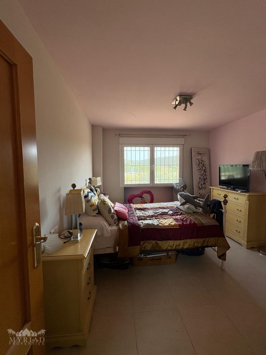 6 bedroom Villa for sale in Pinoso with pool - € 649,995 (Ref: 9387493)