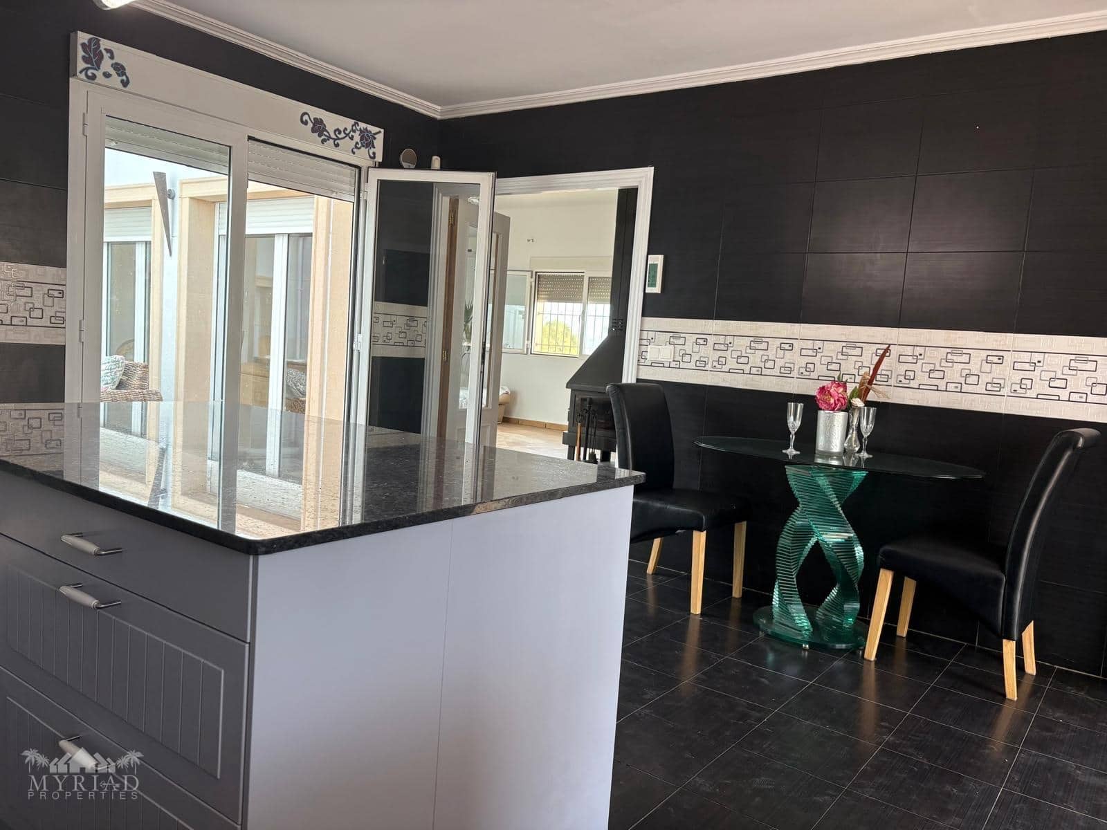 6 bedroom Villa for sale in Pinoso with pool - € 649,995 (Ref: 9387493)