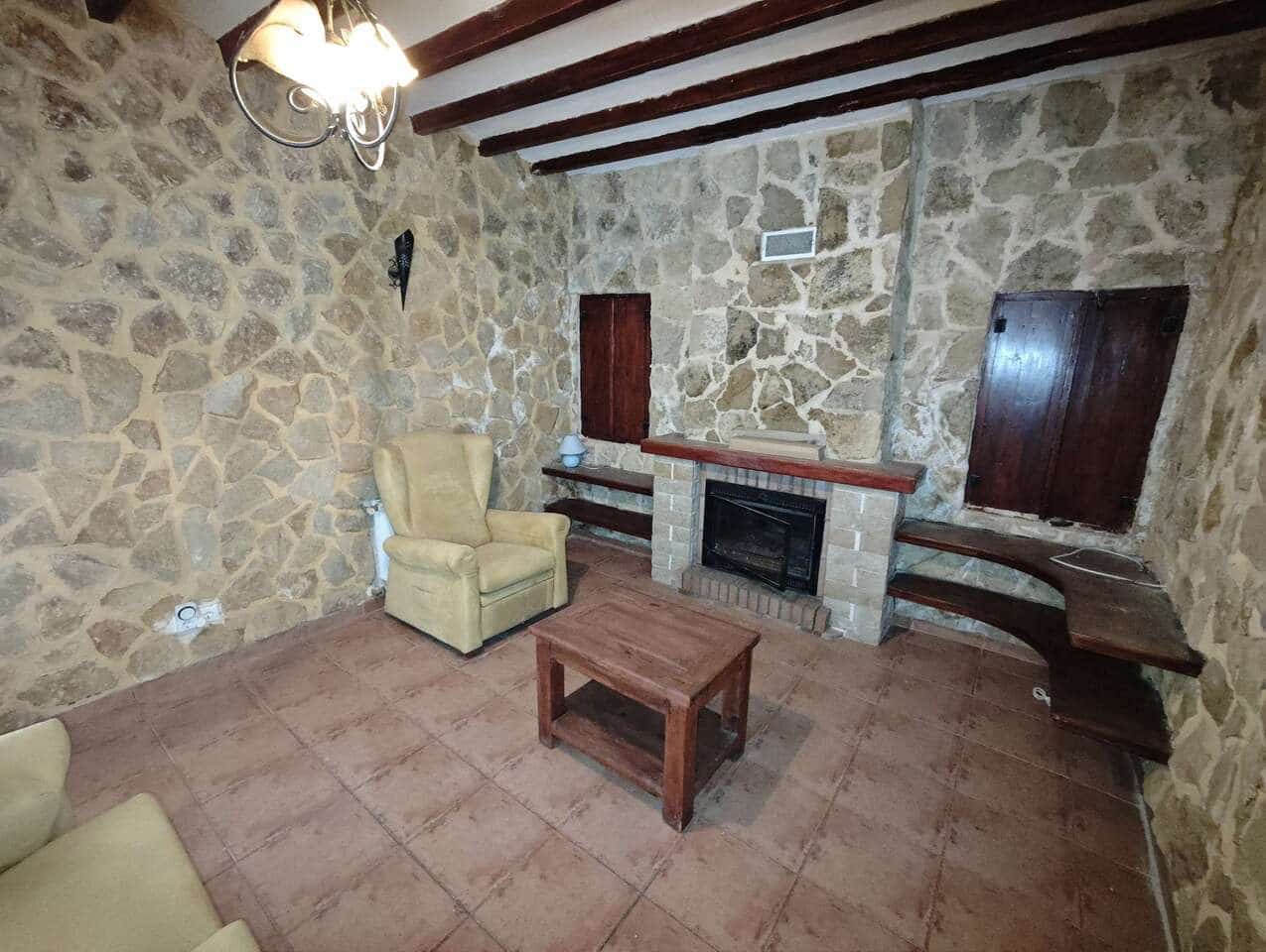 4 soveværelse Finca/Landehus til salg i Raspay med swimmingpool - € 164.995 (Ref: 9390173)