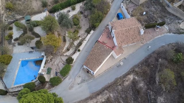 4 soveværelse Finca/Landehus til salg i Raspay, Yecla med swimmingpool - € 164.995 (Ref: 9390173)