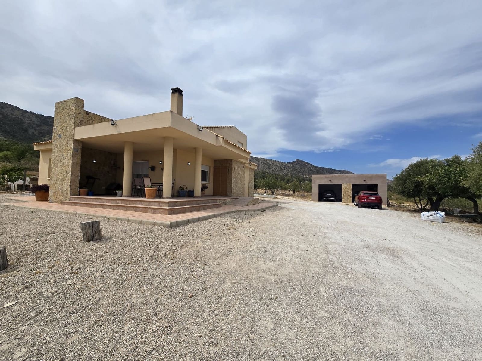 4 Zimmer Villa zu verkaufen in Salinas mit Pool Garage - 315.000 € (Ref: 9398842)