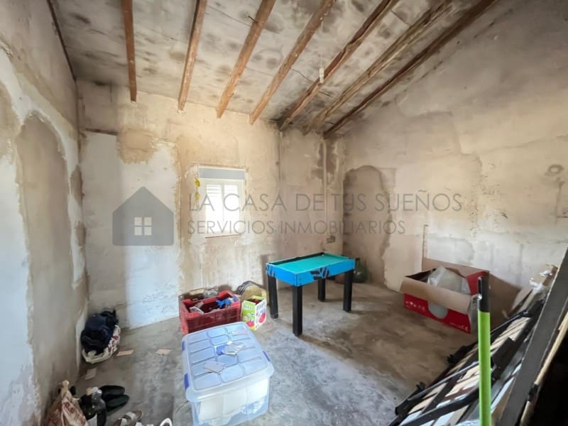 2 soveværelse Finca/Landehus til salg i Elda med swimmingpool - € 150.000 (Ref: 9400399)