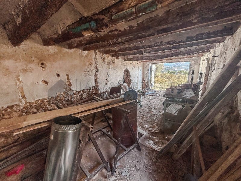 2 soveværelse Finca/Landehus til salg i Elda med swimmingpool - € 150.000 (Ref: 9400399)