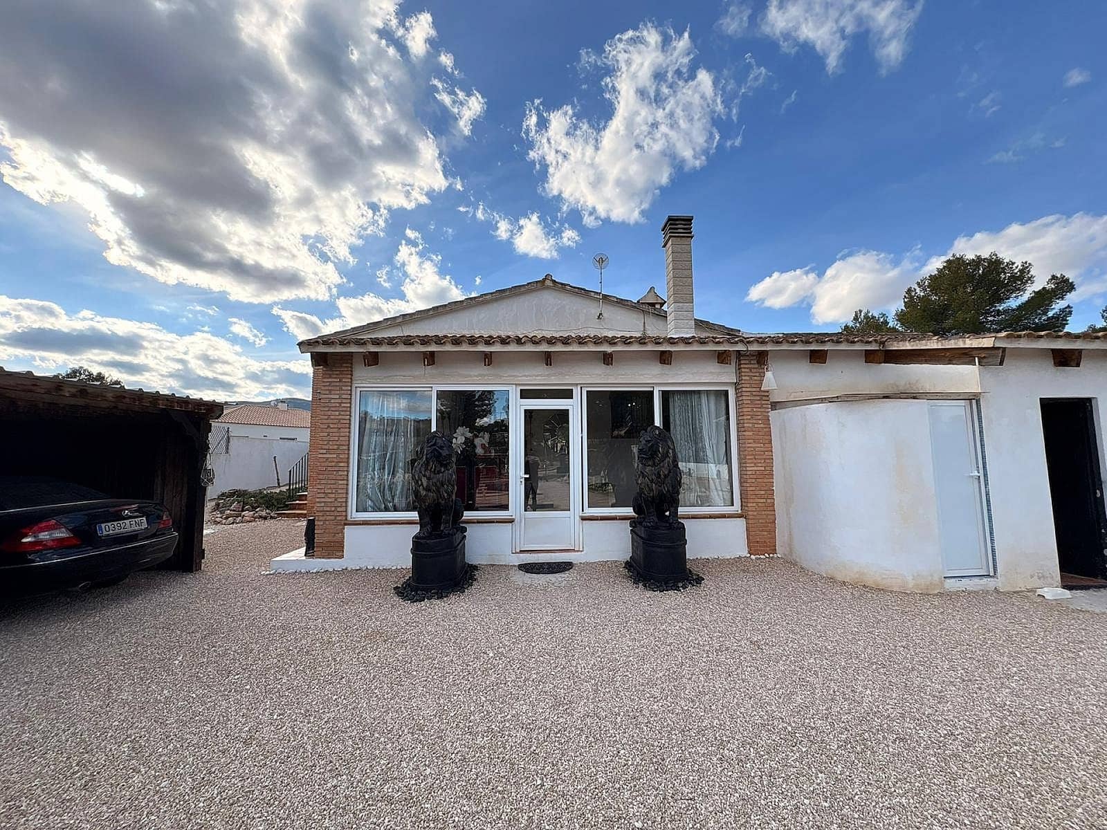 8 bedroom Villa for sale in Castalla with pool - € 599,995 (Ref: 9403684)