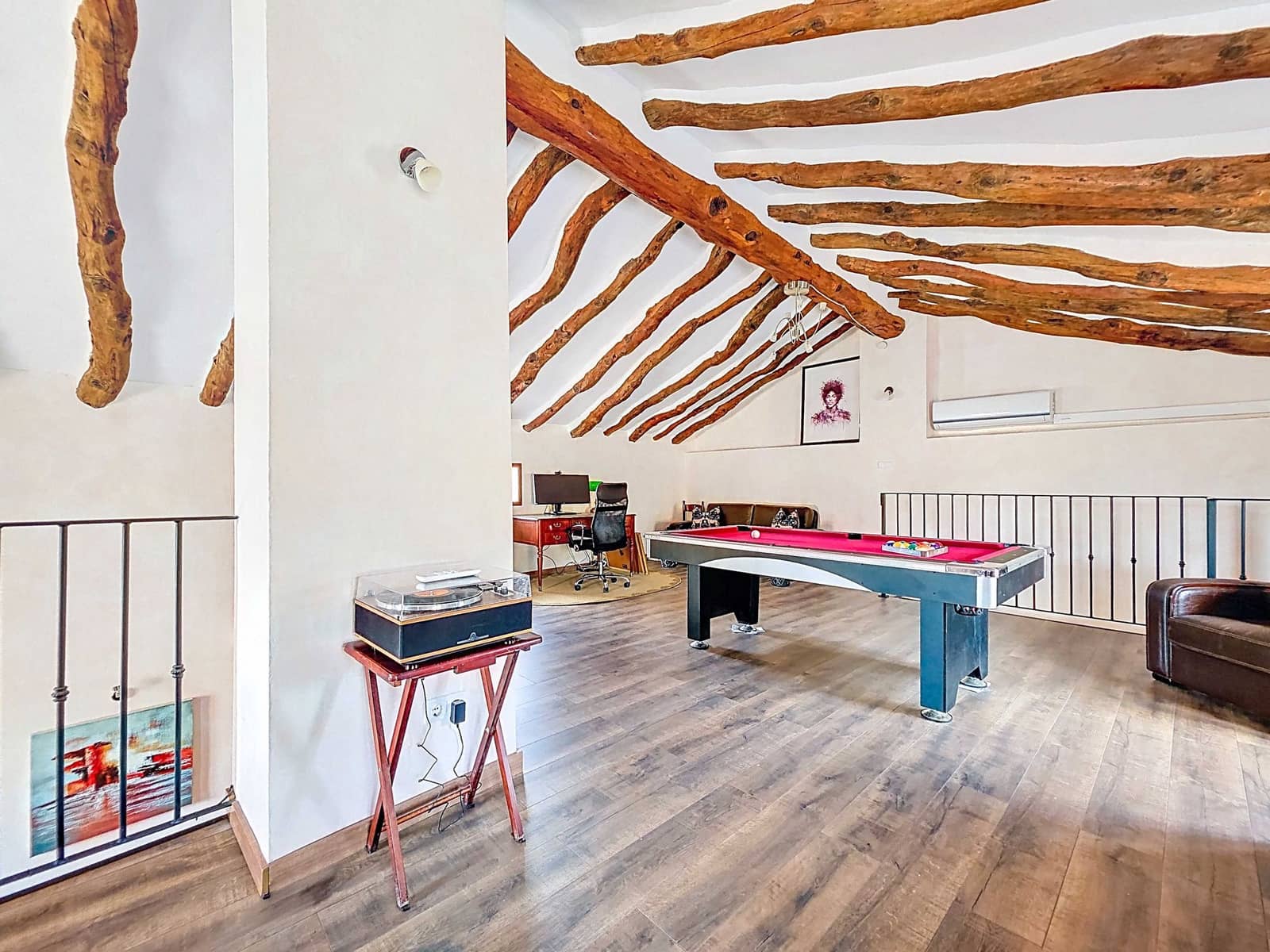 5 sypialnia Finka/Dom wiejski na sprzedaż w La Alberquilla z basenem garażem - 299 950 € (Ref: 9421914)