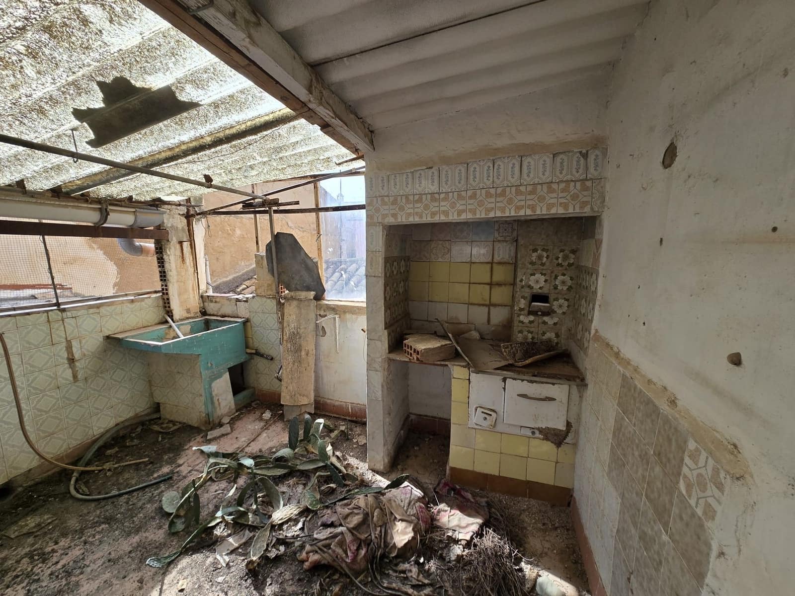 Ruin for sale in Sax - € 43,500 (Ref: 9428194)