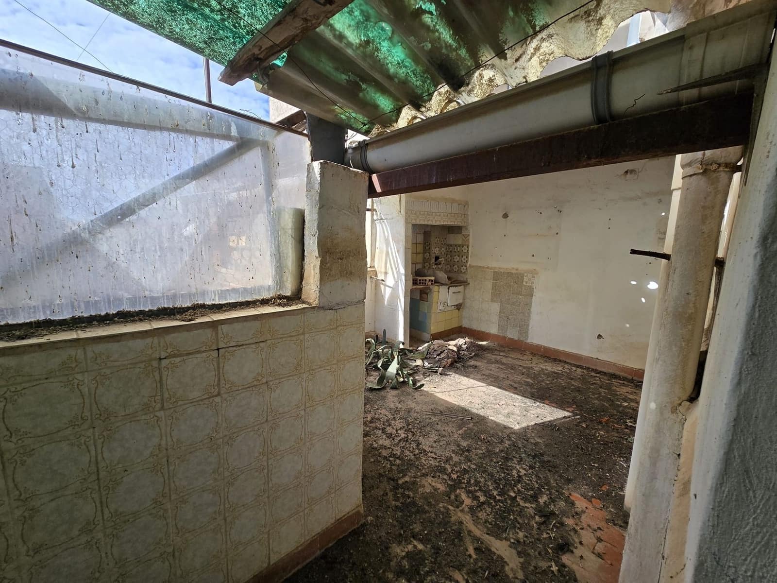 Ruin for sale in Sax - € 43,500 (Ref: 9428194)