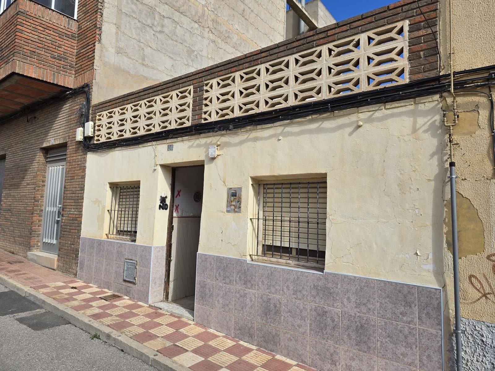 Ruin for sale in Sax - € 43,500 (Ref: 9428194)