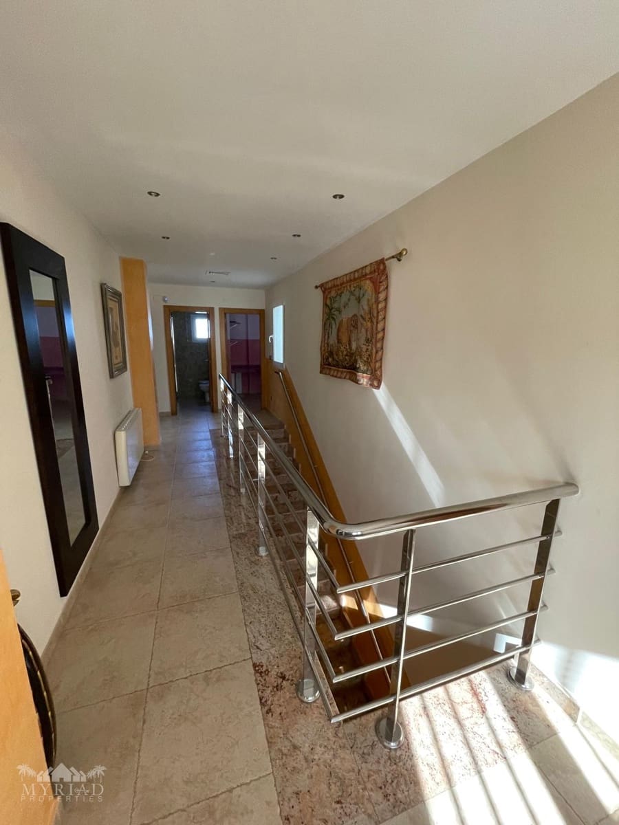 5 bedroom Finca/Country House for sale in Pinoso with pool - € 499,995 (Ref: 9436737)