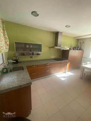 5 soveværelse Finca/Landehus til salg i Pinoso med swimmingpool - € 499.995 (Ref: 9436737)