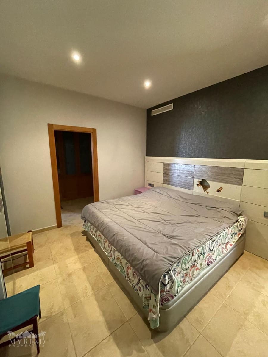 5 bedroom Finca/Country House for sale in Pinoso with pool - € 499,995 (Ref: 9436737)