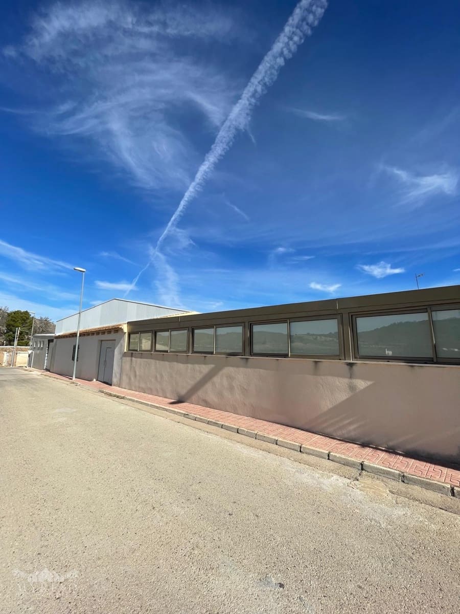 5 bedroom Finca/Country House for sale in Pinoso with pool - € 499,995 (Ref: 9436737)