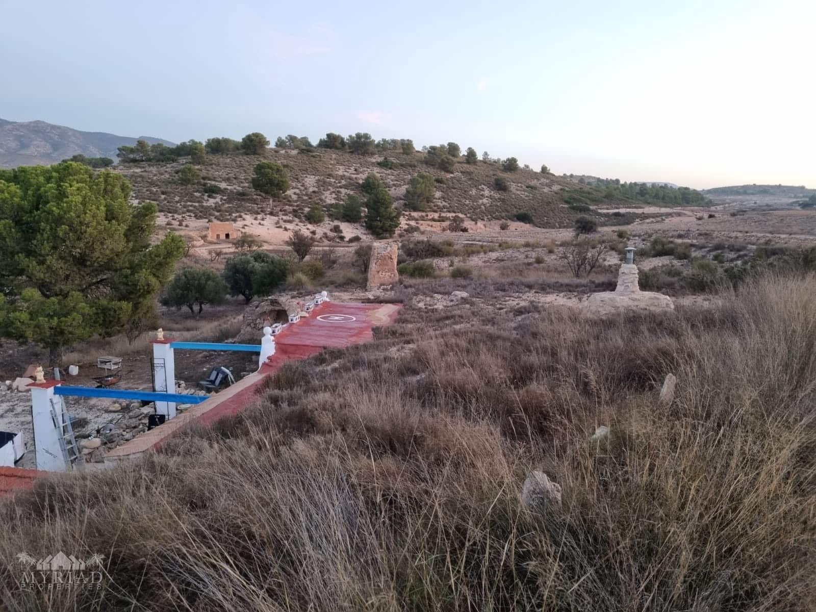 2 soverom Grottehus til salgs i Pinoso med svømmebasseng - € 66 000 (Ref: 9436738)