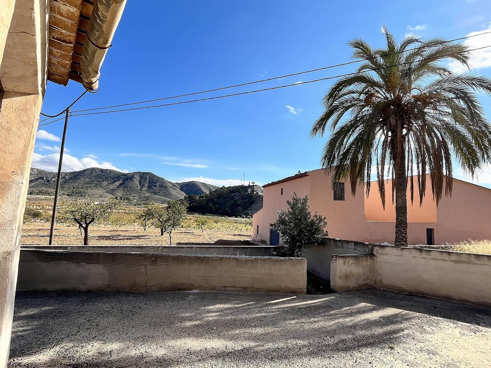 4 bedroom Finca/Country House for sale in El Canton with pool - € 39,000 (Ref: 9441268)