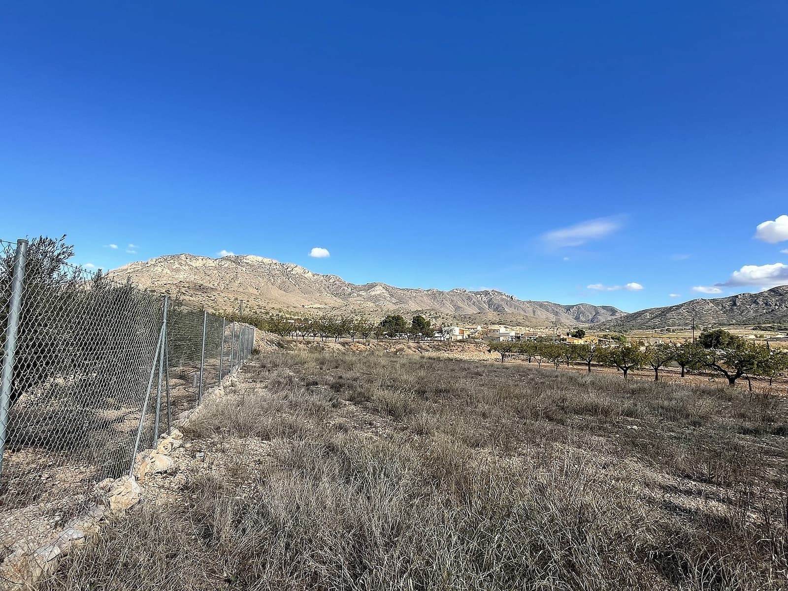 4 bedroom Finca/Country House for sale in El Canton with pool - € 39,000 (Ref: 9441268)