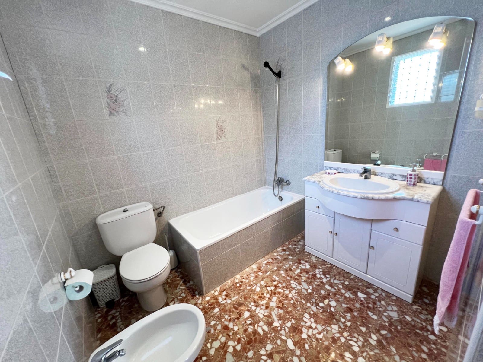 6 makuuhuone Huvila myytävänä paikassa Hondon de los Frailes mukana uima-altaan - 280 000 € (Ref: 9451807)