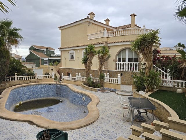 5 quarto Moradia para venda em Monforte del Cid com piscina - 350 000 € (Ref: 9453567)