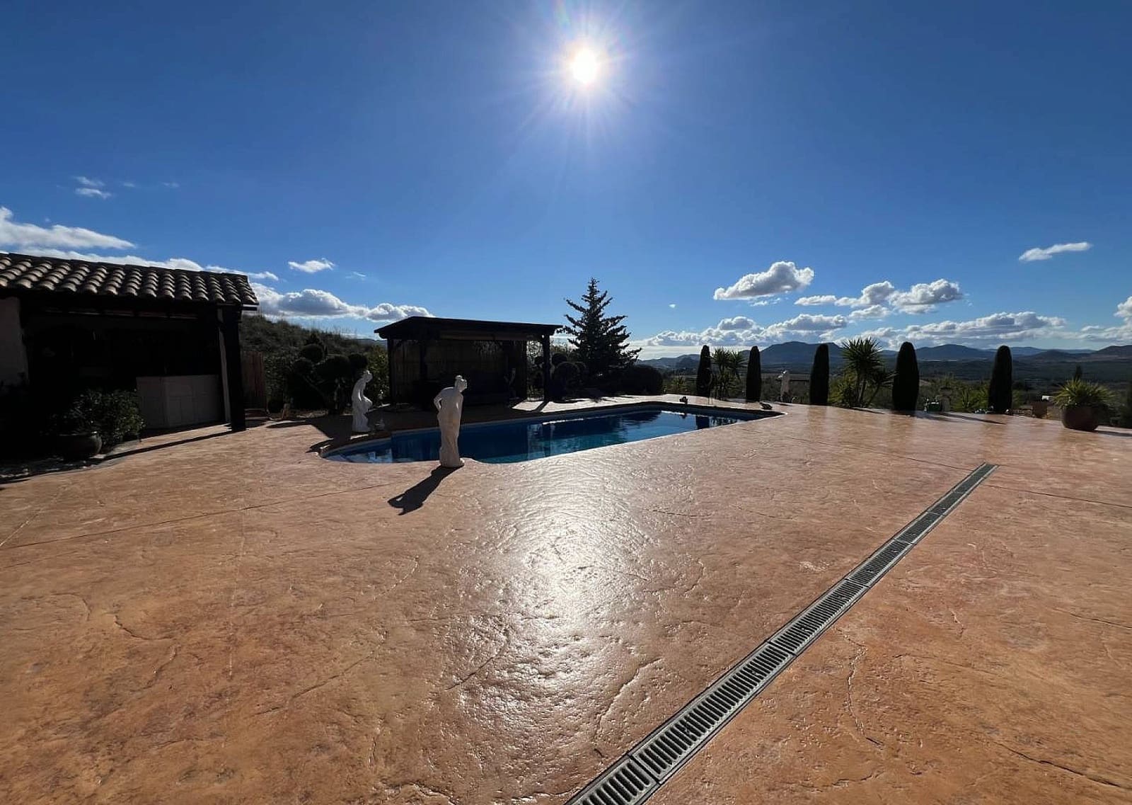 3 slaapkamer Villa te koop in Sax met zwembad garage - € 399.995 (Ref: 9465226)